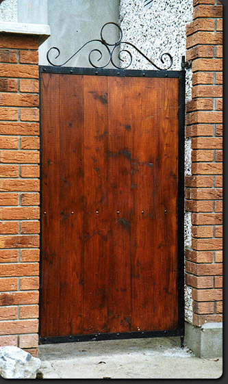 MacArt Design - steel gates, side gates, railings, balconies, stairs and timber gates manufactured, fitted and restored in Limerick, Clare, Cork and Tipperary.